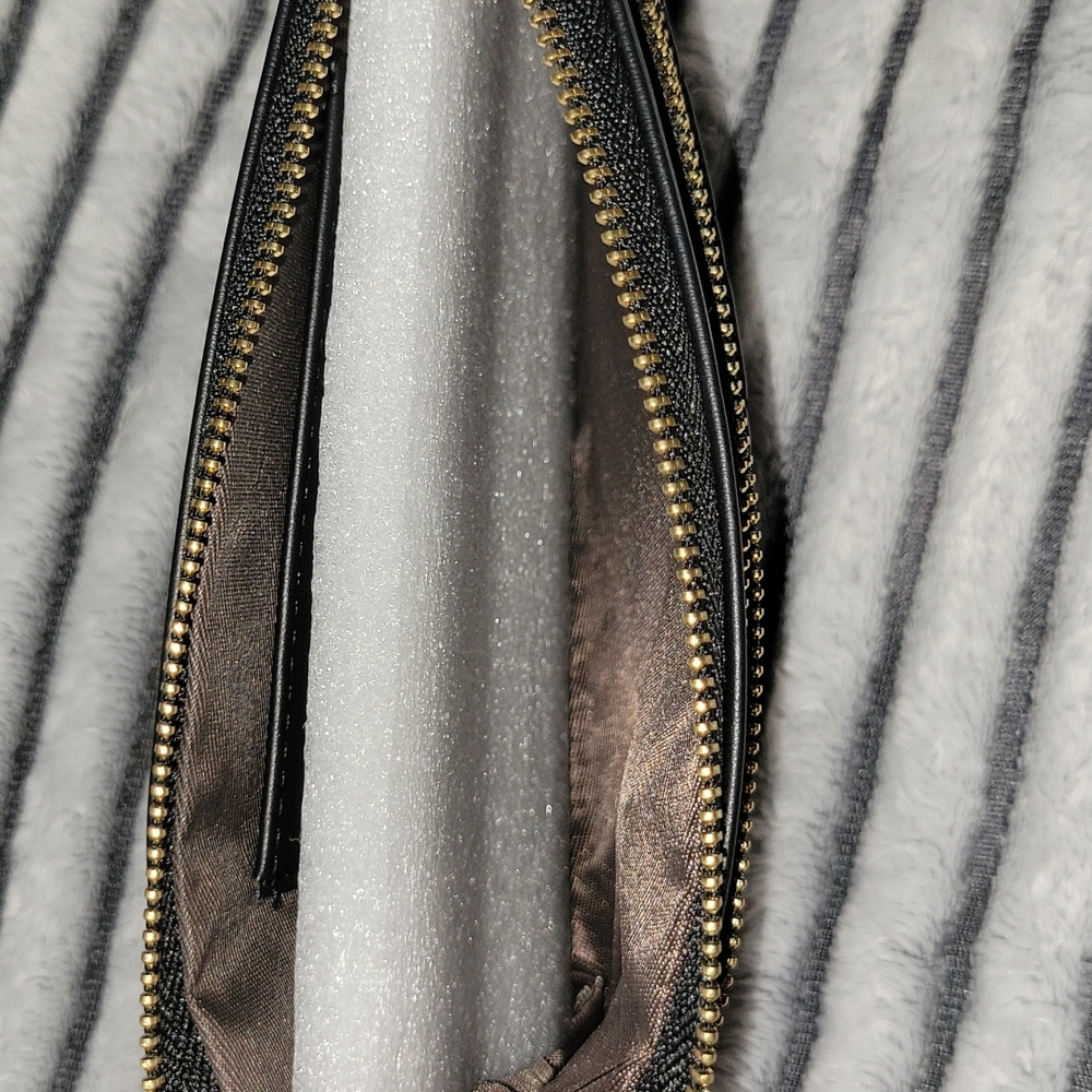 Black Wristlet - Picture 2 of 4